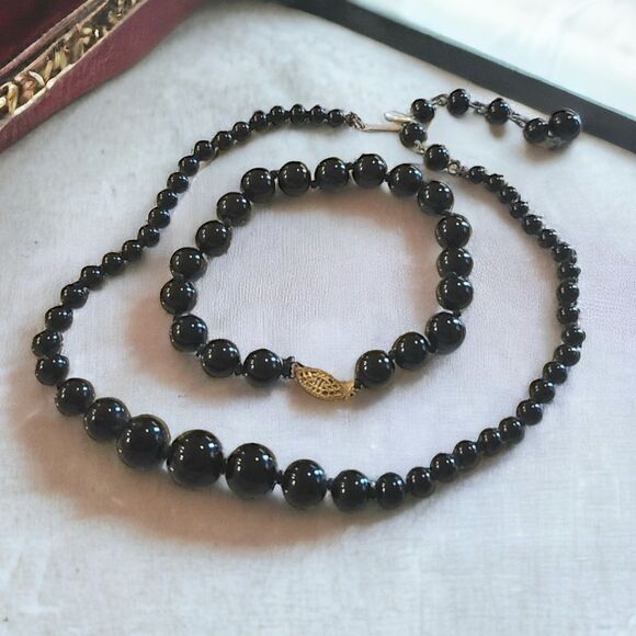 Set of Two 2 Japan Beaded Bracelet and Necklace set VTG 14" - Picture 1 of 3